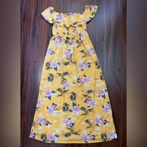 Ardene Dresses & Skirts - Ardene women’s medium off-the-shoulder maxi dress, floral tropical, yellow